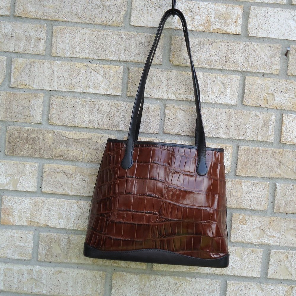 BRIGHTON croc-embossed leather shoulder bag. - Picture 4 of 16